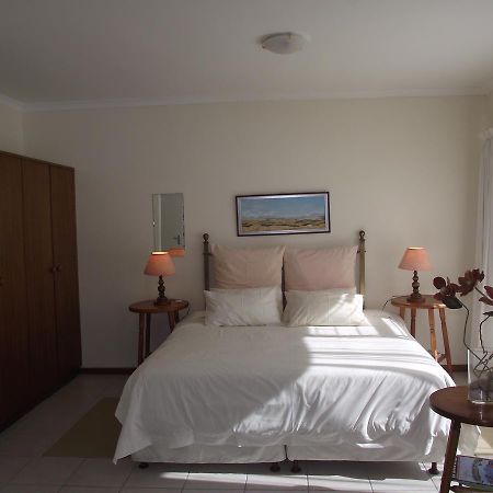 Hermanus At Rikis Self Catering Apartment Exterior foto